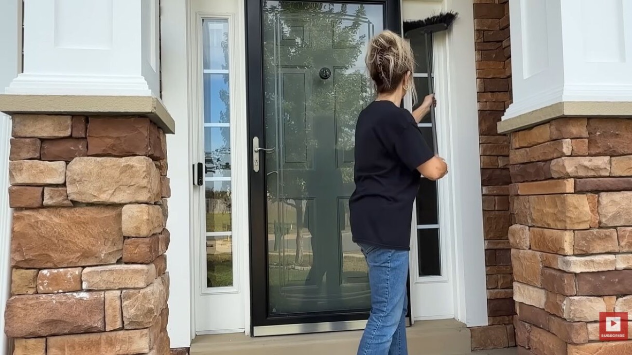 How to Decorate a Small Front Porch for Fall